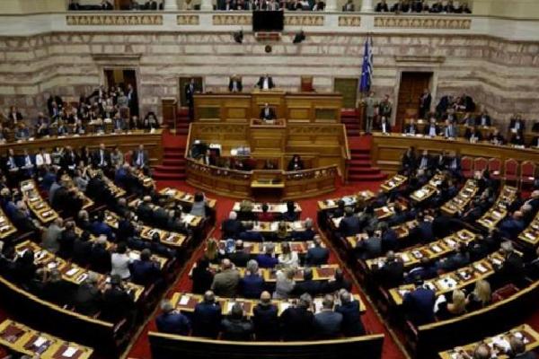 Yunan Parlamentosunda kriz! 11 milletvekilinin tabiri istendi, Dünyadan Haberler