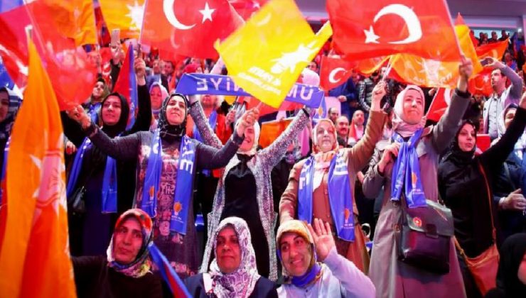 AKP &#8220;daha İslami bir Türk kimliği&#8221; mi oluşturuyor?, Dünyadan Haberler