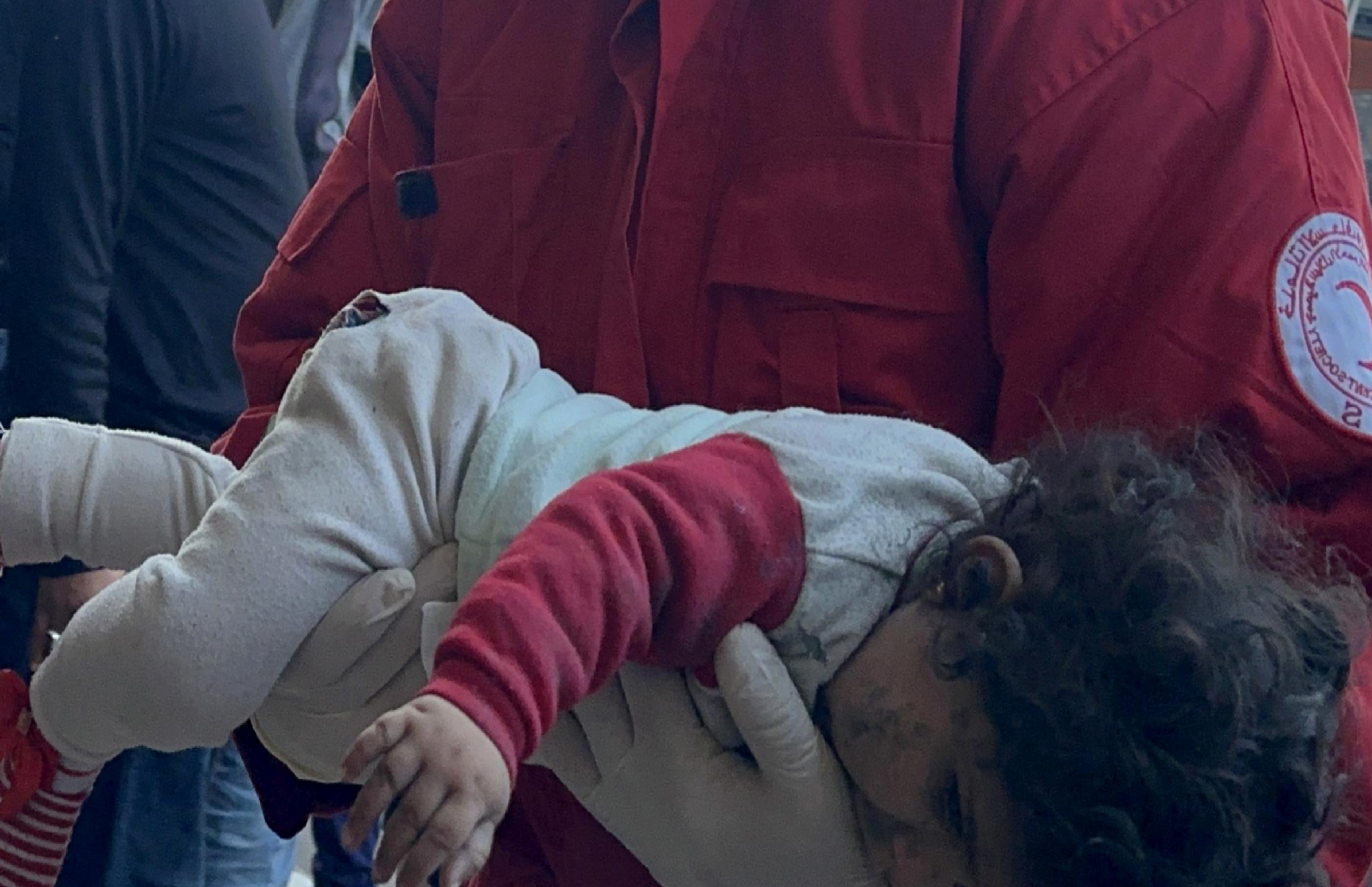 İsrail, anne-babasını öldürdü; Larin bebek yaralı, Dünyadan Haberler
