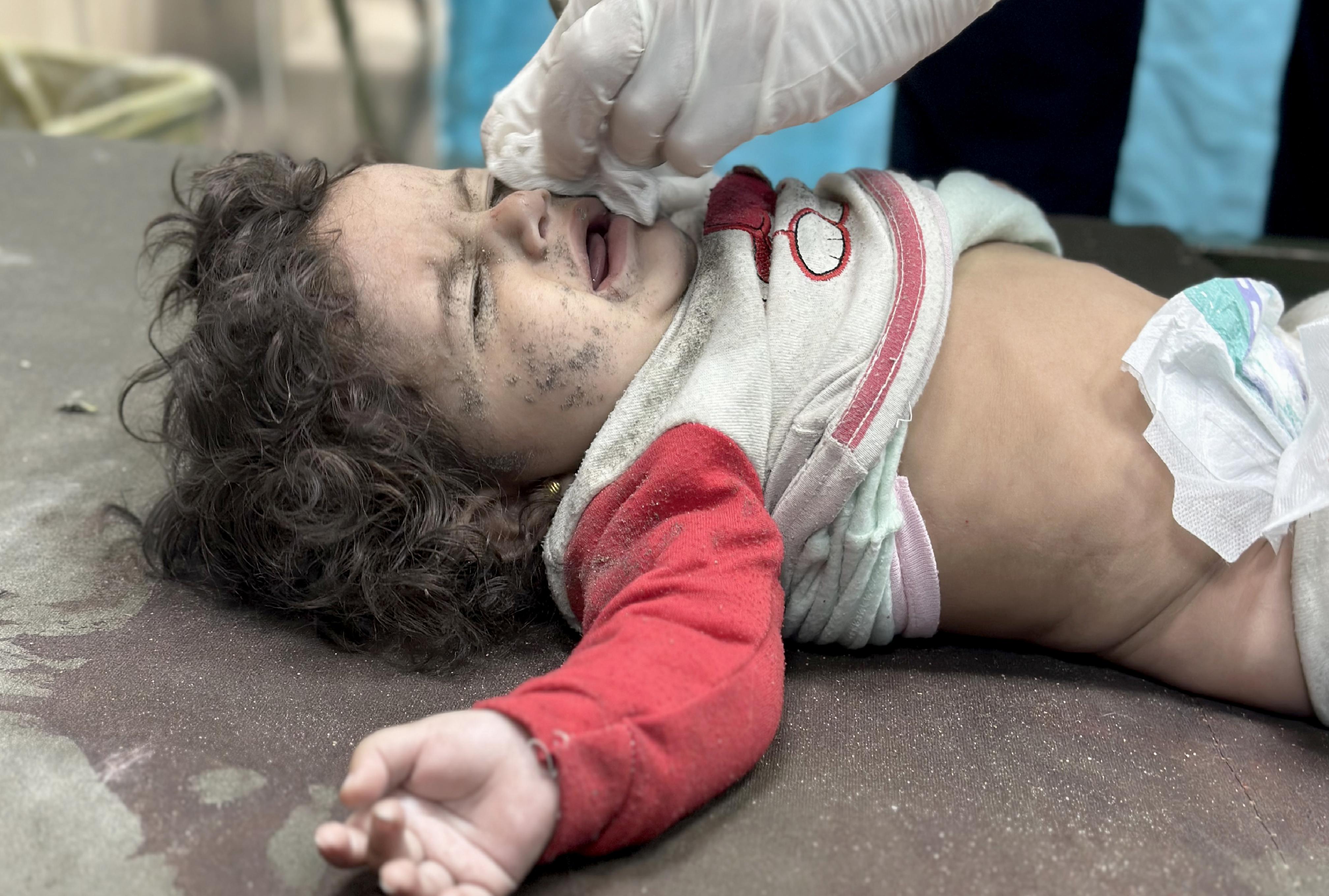 İsrail, anne-babasını öldürdü; Larin bebek yaralı, Dünyadan Haberler